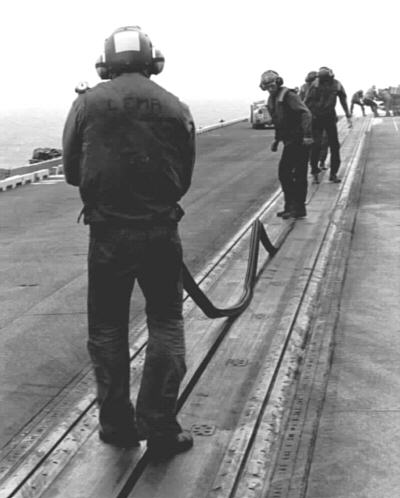 Atlantic Ocean - Oct.74 *
V2 crewmen prepare port cat for launch